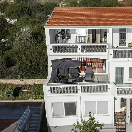 Awesome Apartment In Blato *