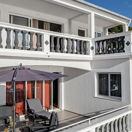 Awesome Apartment In Blato