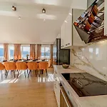 Apartment Awesome In With Wifi