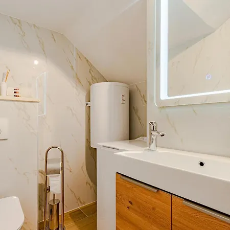 Awesome In With Wifi Blato (Korcula)