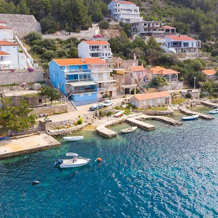 Appartement Awesome In *