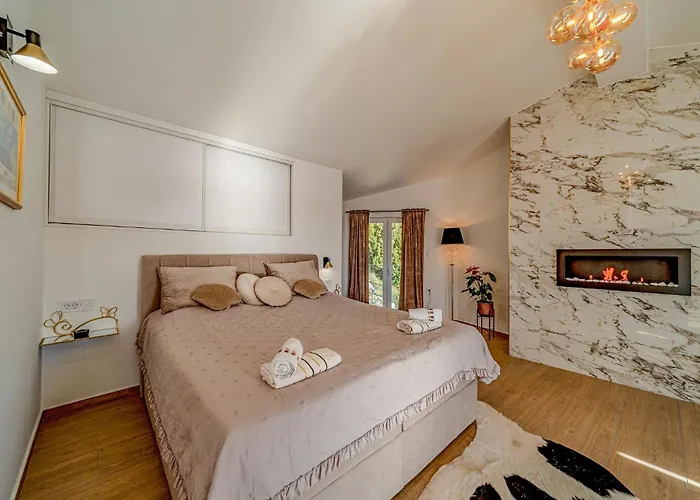 Awesome In * Blato (Korcula)